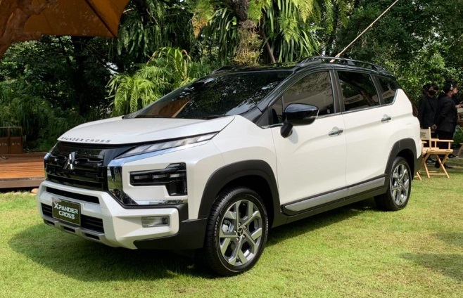 Cận cảnh Mitsubishi Xpander Cross 2023 tại Thái Lan đếm ngược chờ ngày